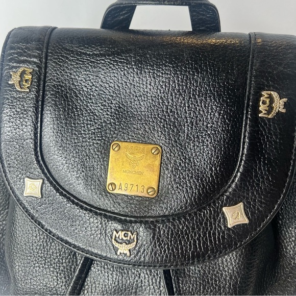 Mcm Black Calf‎ Pebbled Leather Multi Gold Studded Flap Drawstring Backpack? main image 15